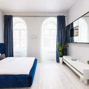 exclusive-luxury-apartment-in-the-center-of-lviv.hotelslviv.net/